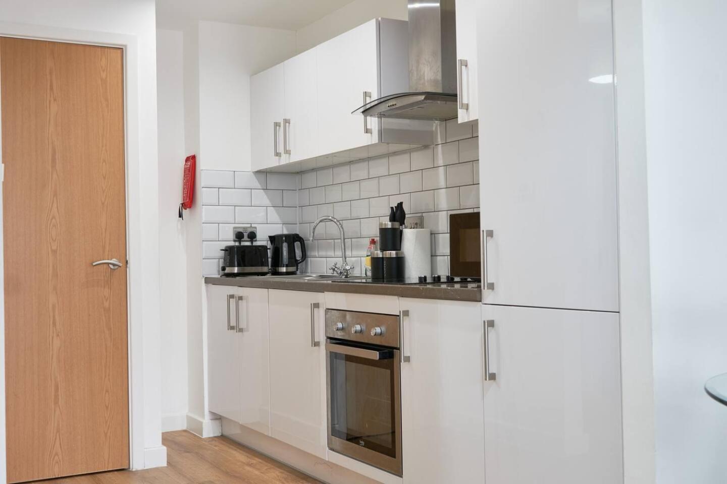 Modern - Centre - Fast Wifi - Near Utilitia Arena & Icc Appartement *
